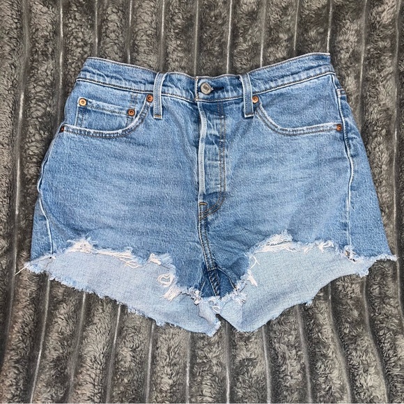 Levi's Pants - Levi’s high rise shorts